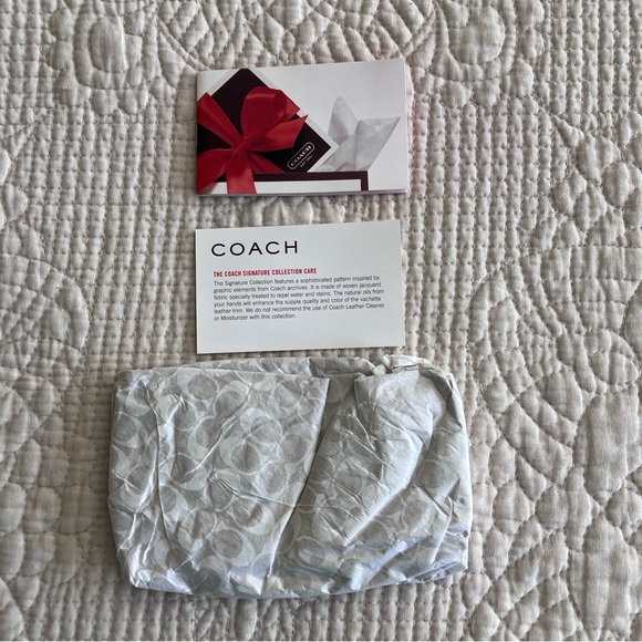 New Coach brown wristlet - Picture 8 of 9